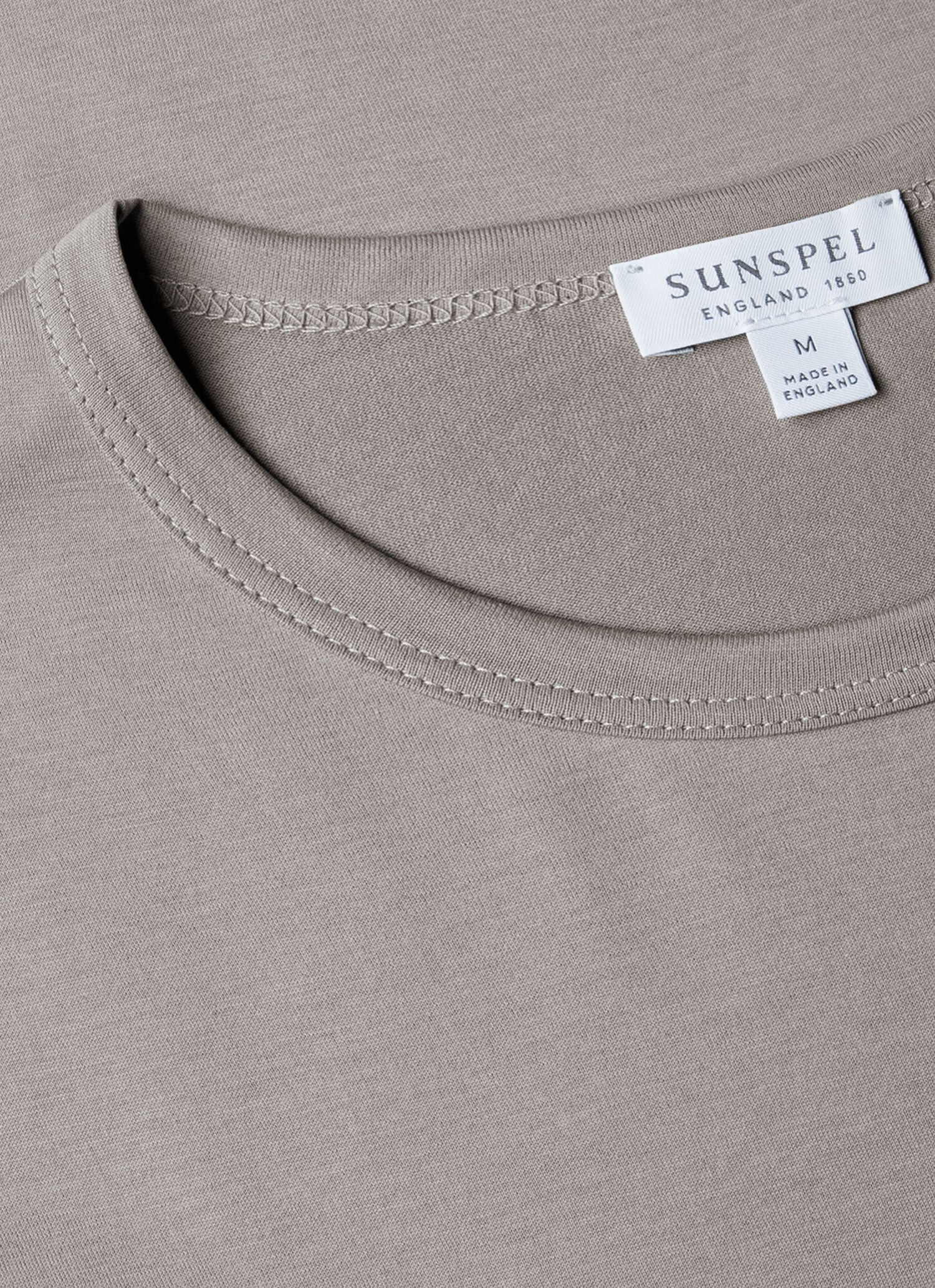 Men's Classic T-shirt in Pewter - Image 4
