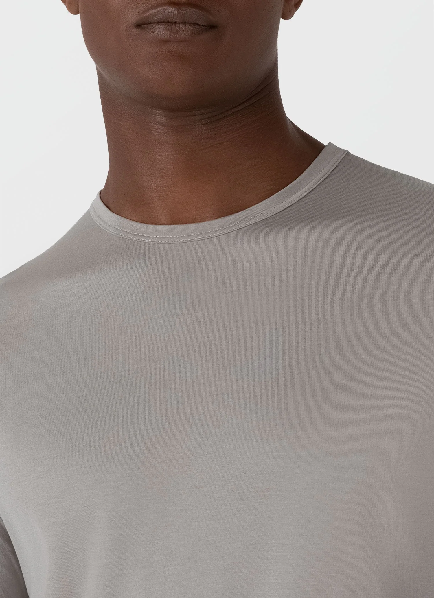 Men's Classic T-shirt in Pewter - Image 6