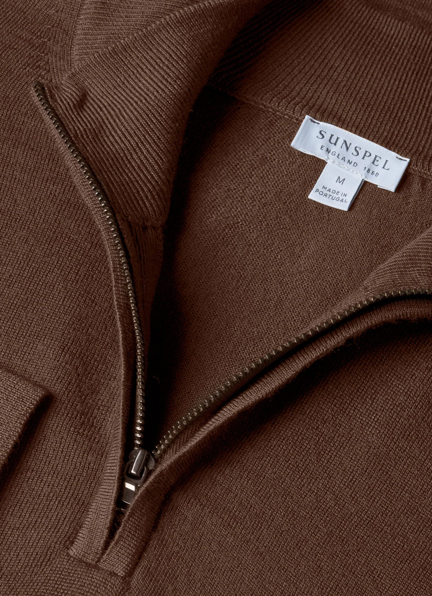Men's Extra-Fine Merino Zip Neck in Bark - Image 4