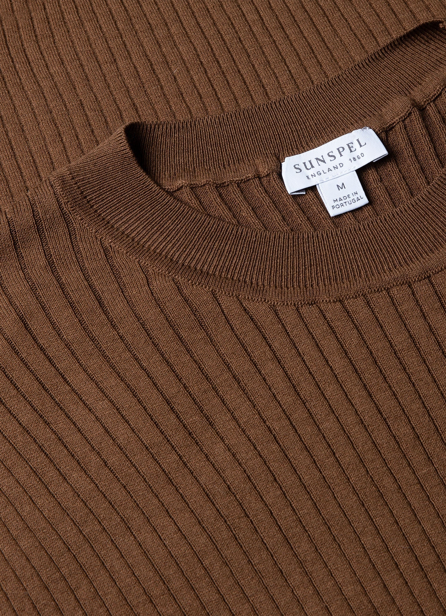 Men's Fine Rib Silk Cotton T-shirt in Dark Sand - Image 4