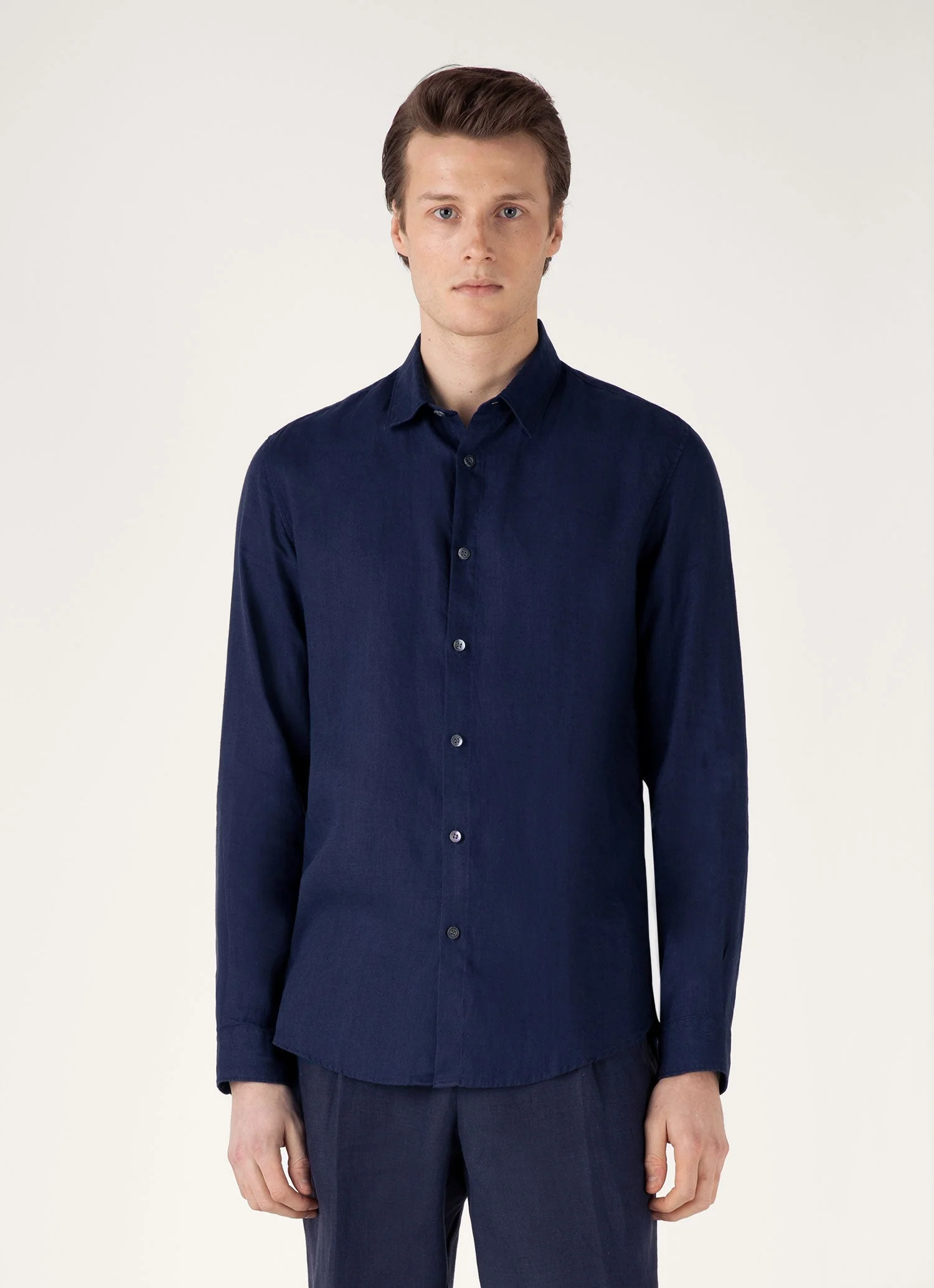 Men's Linen Shirt in Navy - Image 2