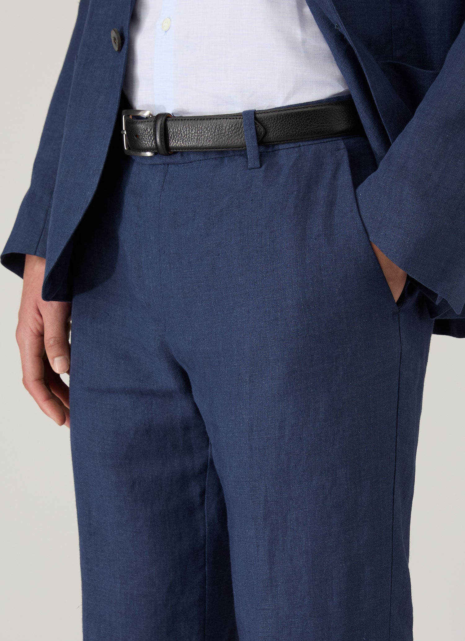 Men's Linen Trouser in Light Navy - Image 6
