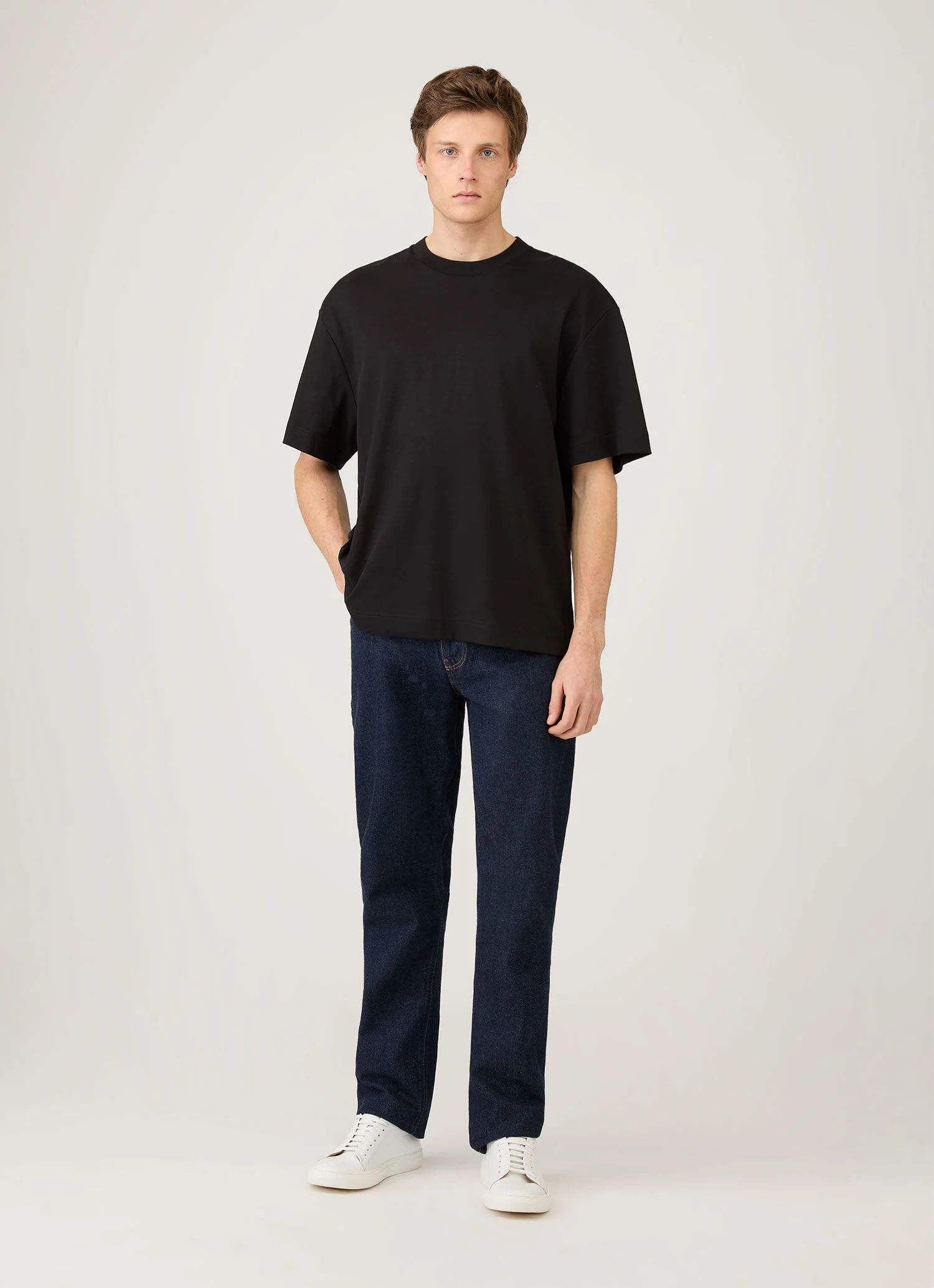 Men's Oversized Heavyweight T-shirt in Black - Image 3