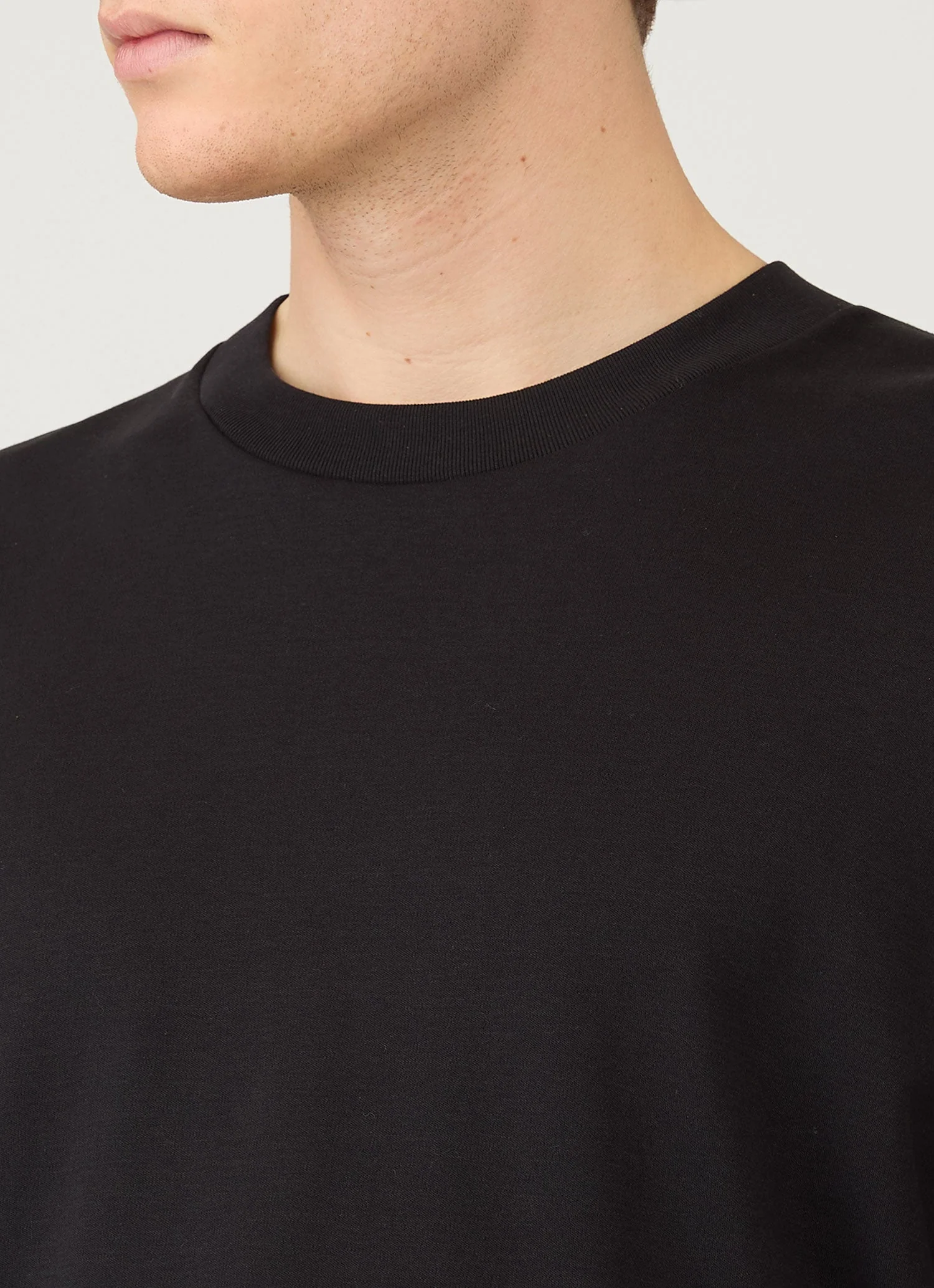 Men's Oversized Heavyweight T-shirt in Black - Image 6