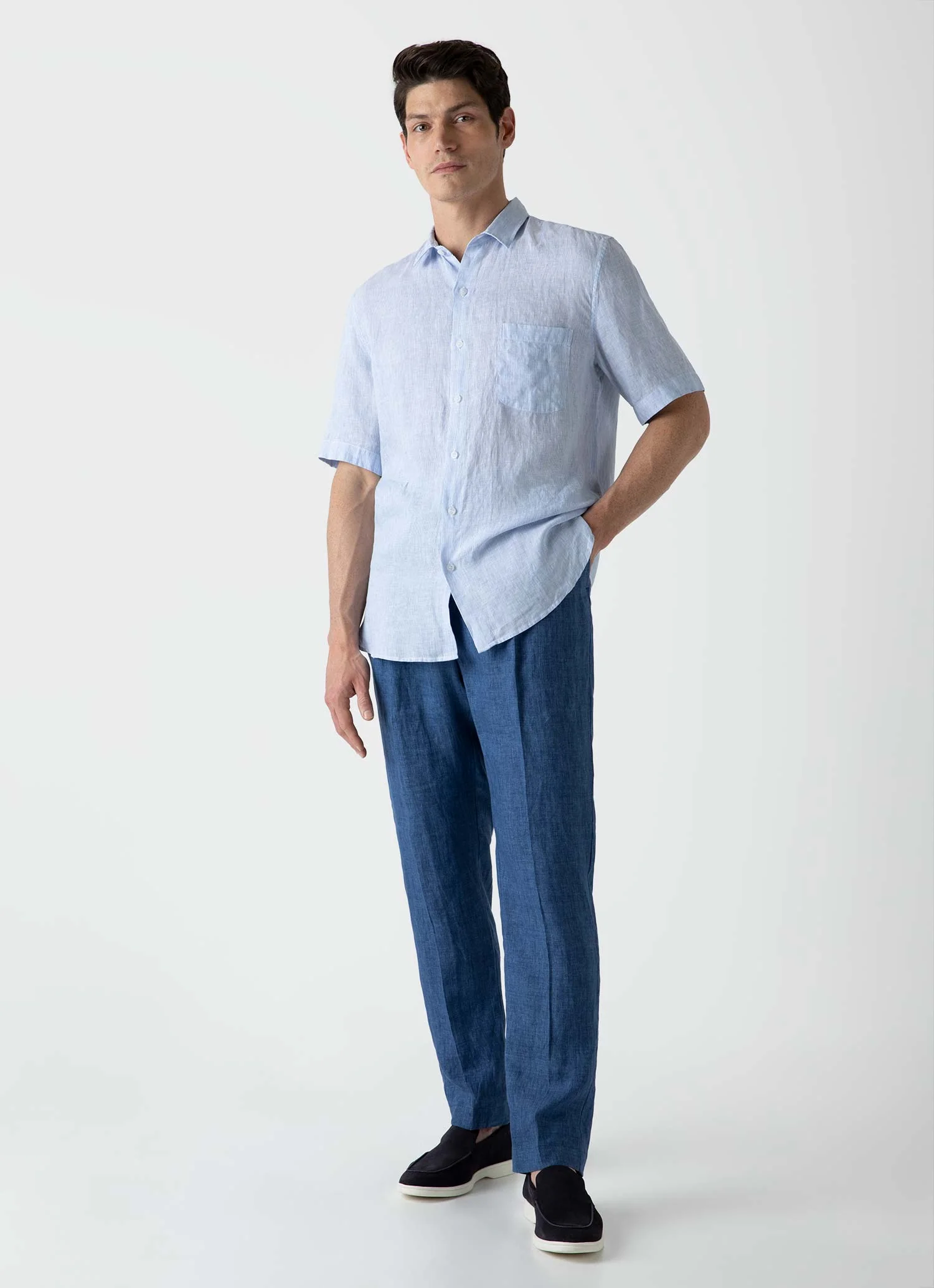 Men's Pleated Linen Trouser in Blue Melange - Image 2