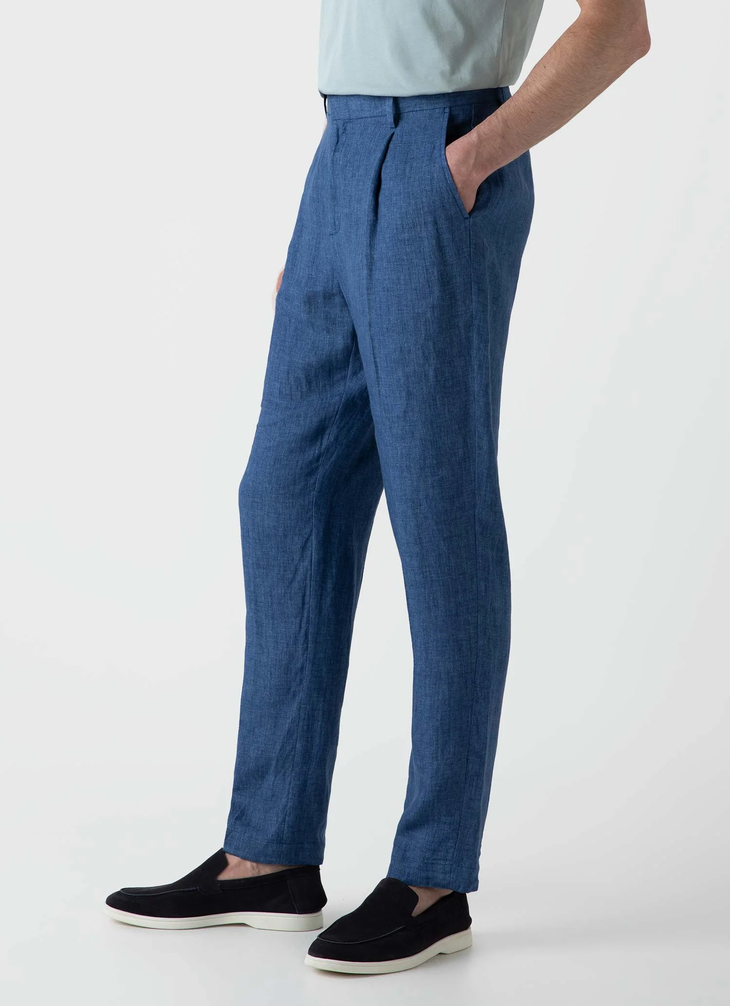 Men's Pleated Linen Trouser in Blue Melange - Image 5