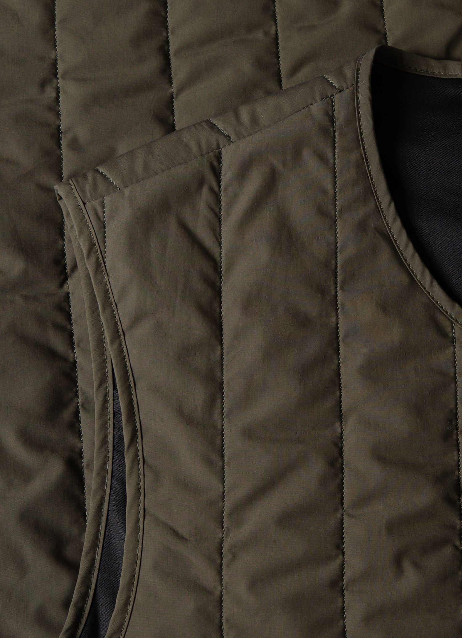 Men's Quilted Liner Gilet in Dark Olive - Image 4