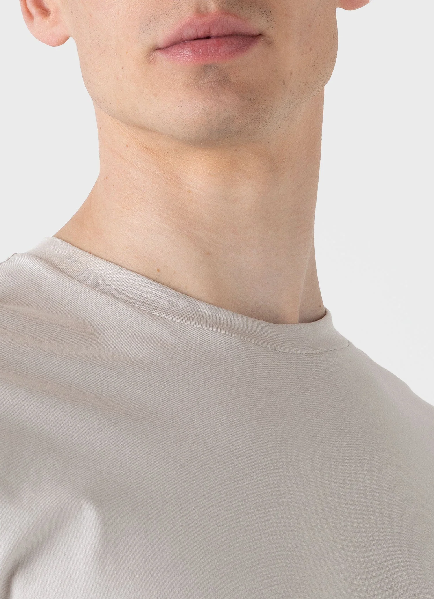 Men's Riviera Midweight T-shirt in Putty - Image 6