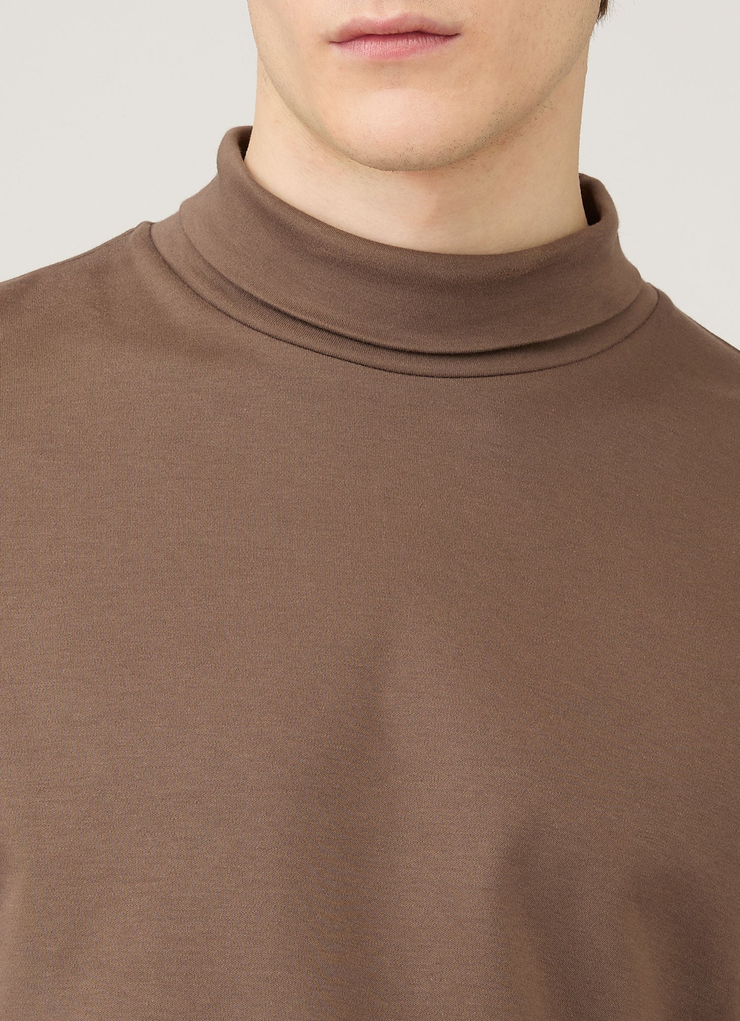 Men's Roll Neck Heavyweight T-shirt in Bark - Image 6