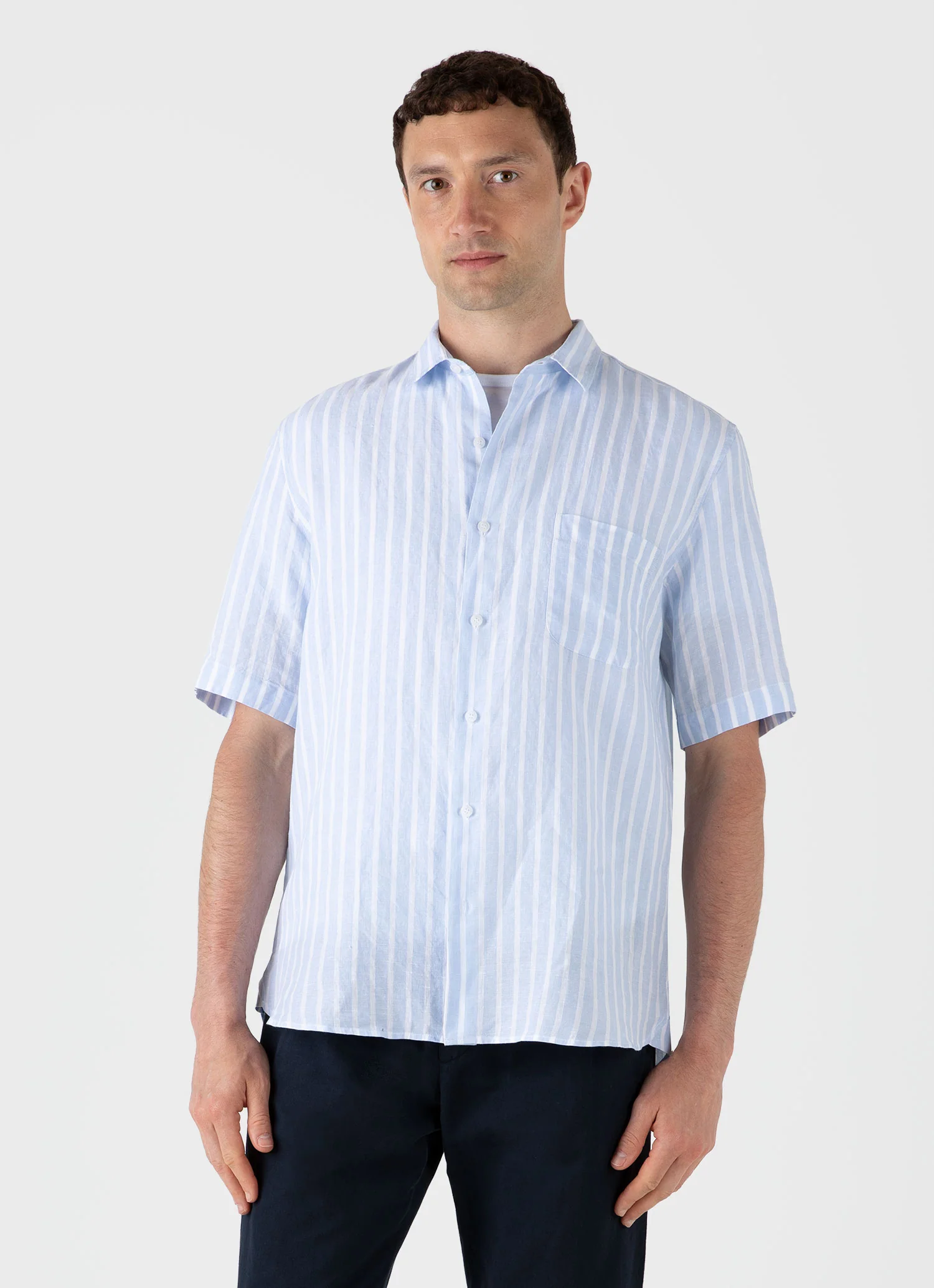 Men's Short Sleeve Linen Shirt in Light Blue/White - Image 2