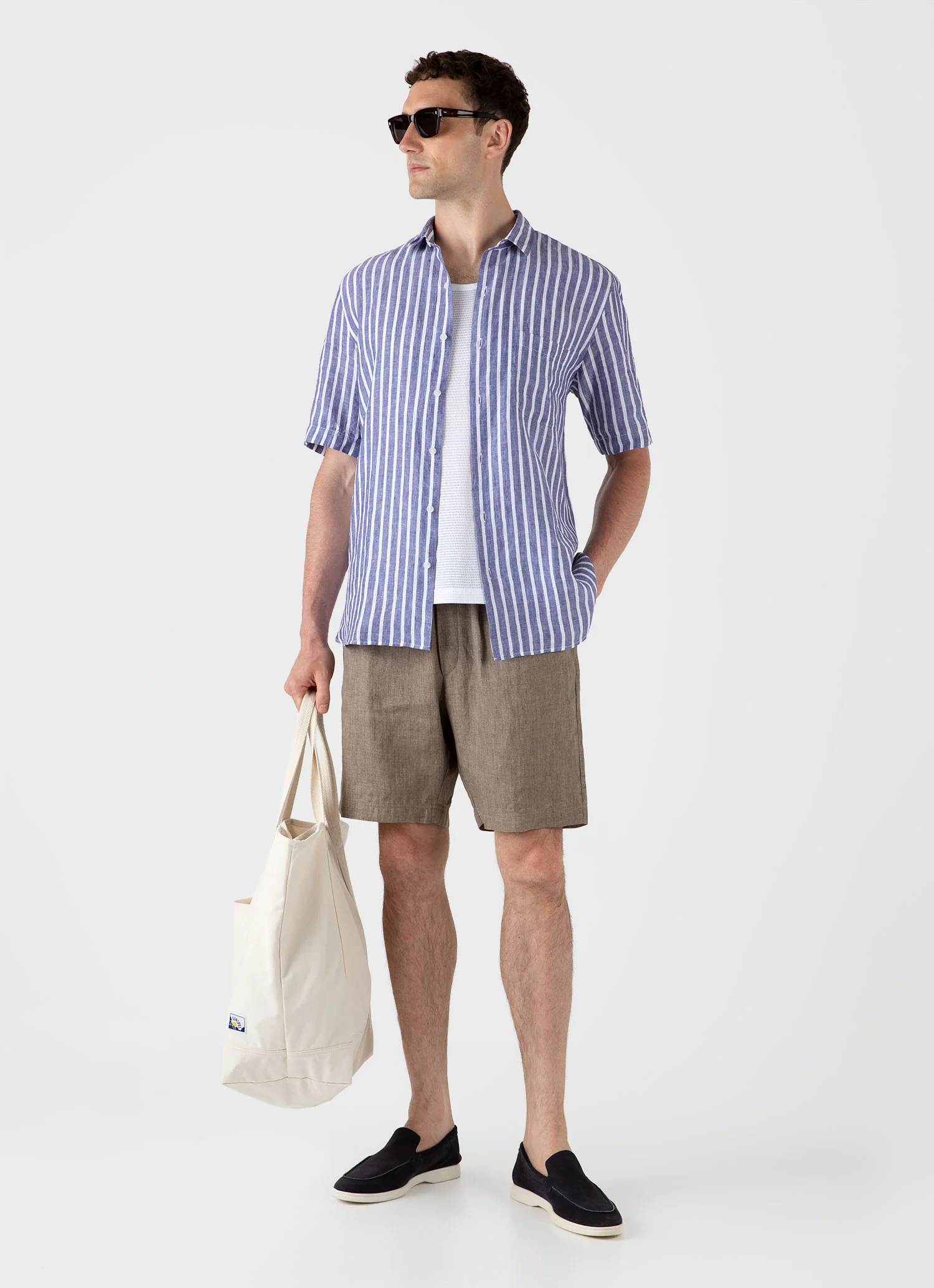 Men's Short Sleeve Linen Shirt in Navy/White - Image 3