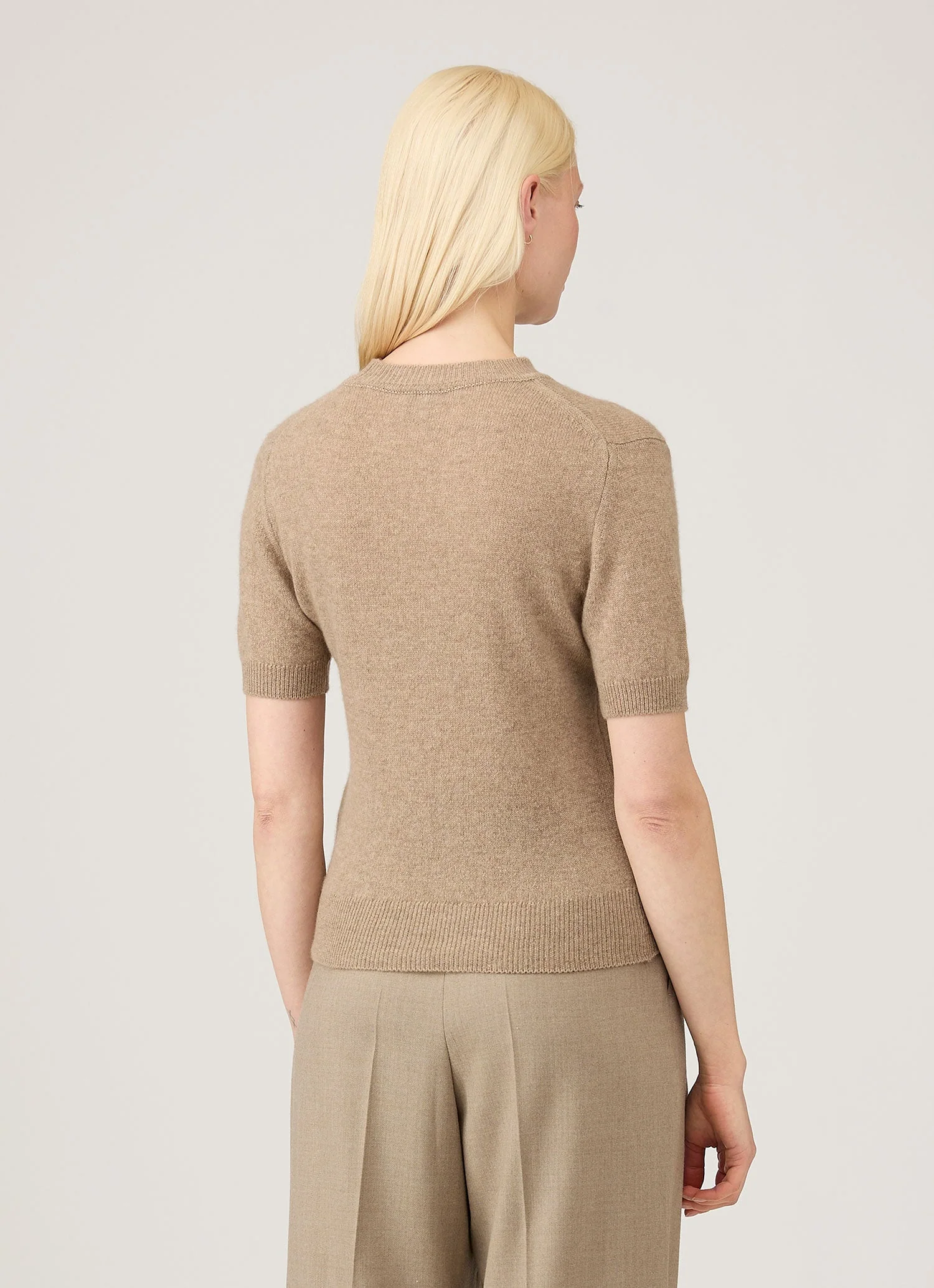 Women's Cashmere T-Shirt in Mink - Image 3