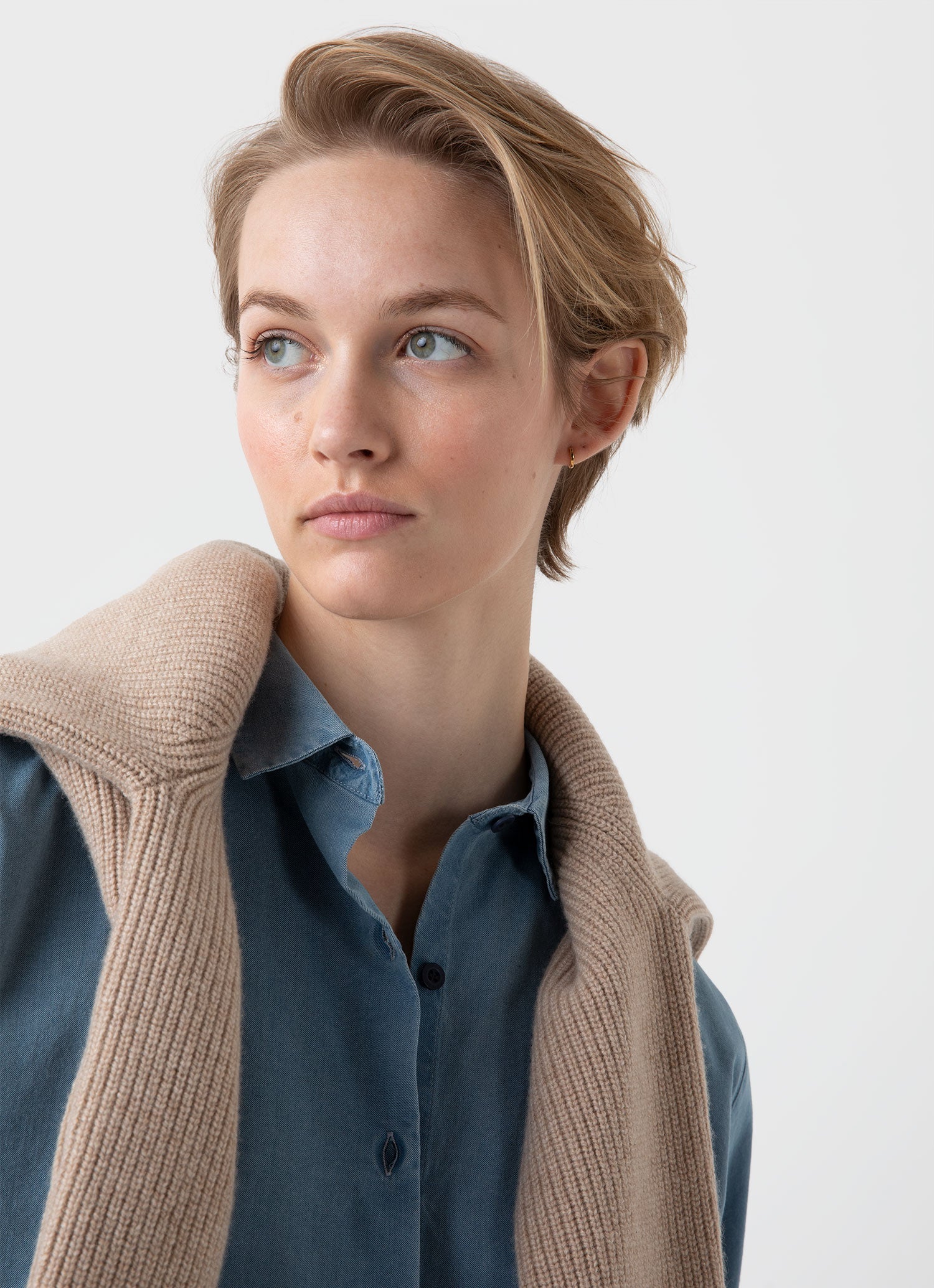 Women's Denim Rinse Shirt in Light Indigo - Image 3