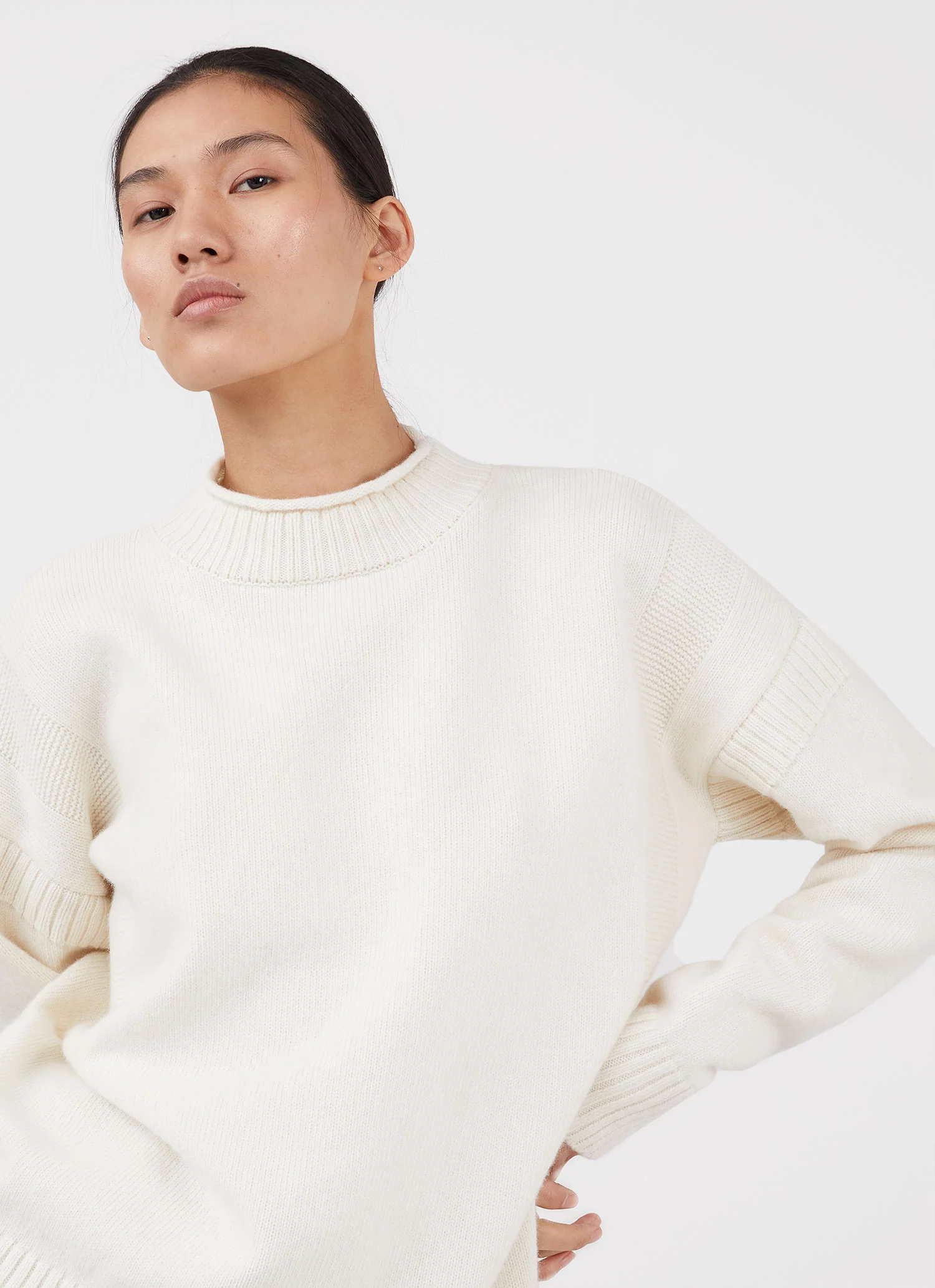 Women's Fisherman Jumper in Ecru - Image 2