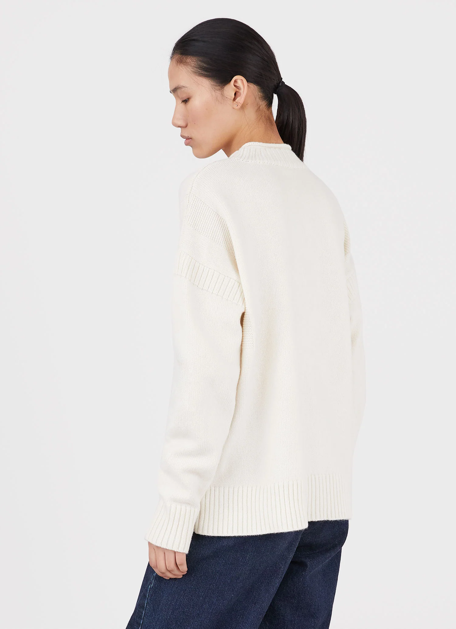 Women's Fisherman Jumper in Ecru - Image 4