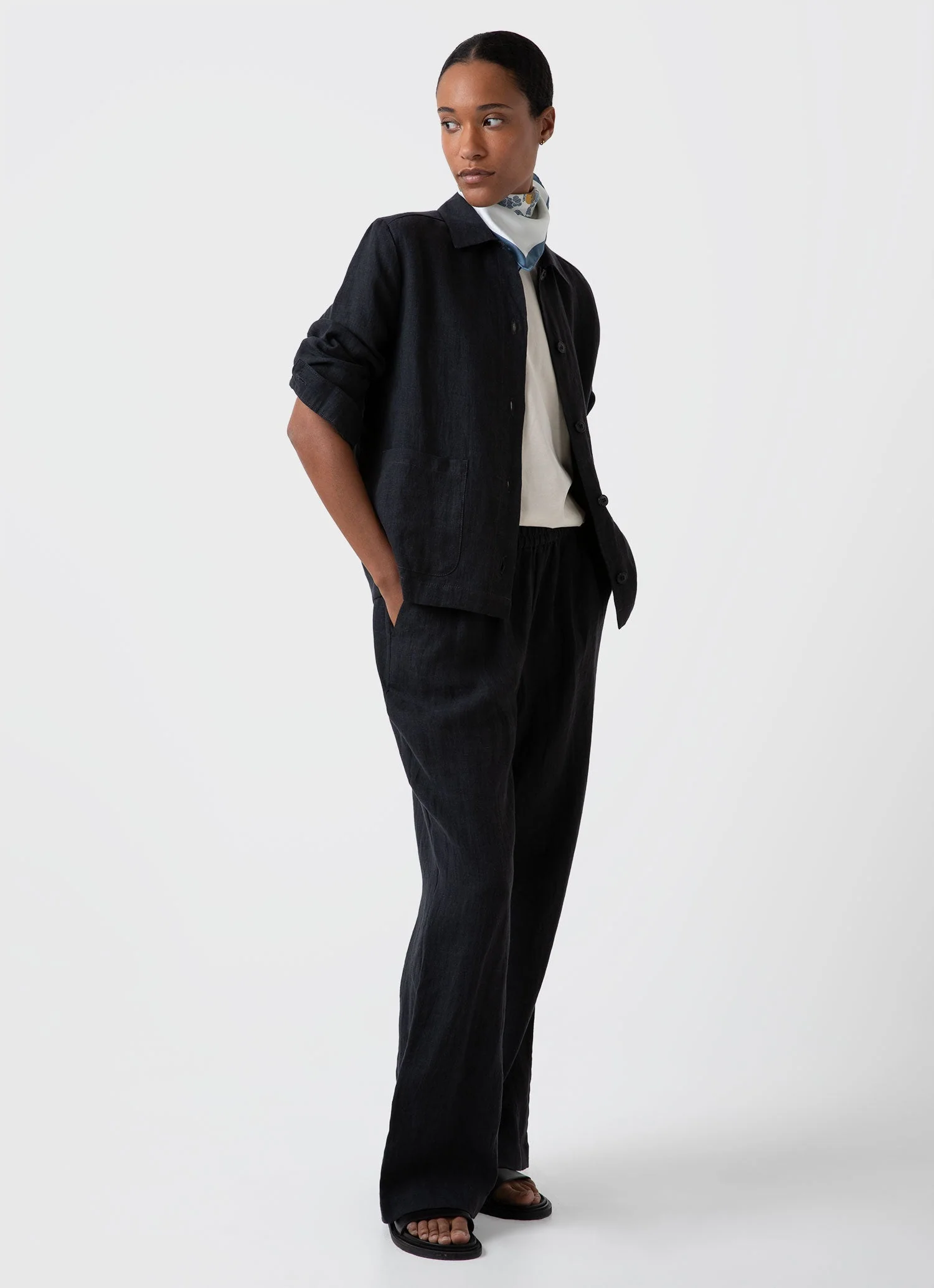 Women's Linen Twin Pocket Jacket in Black - Image 3