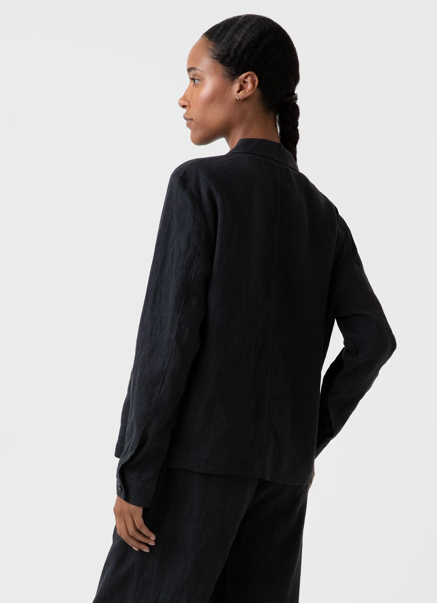 Women's Linen Twin Pocket Jacket in Black - Image 4