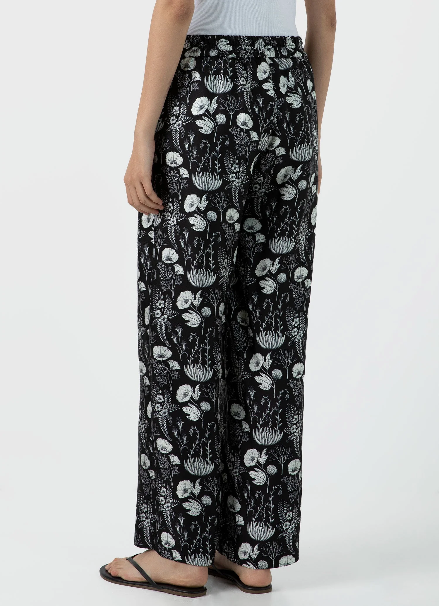 Women's Silk Leaf Print Drawstring Trouser in Black - Image 4